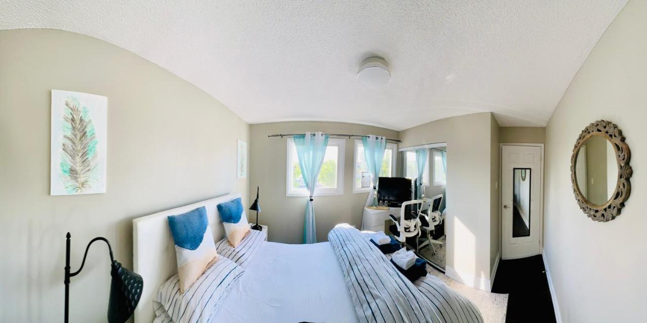 Luxury Homestay In Mississauga Near Square One Mall & Pearson Airport Экстерьер фото